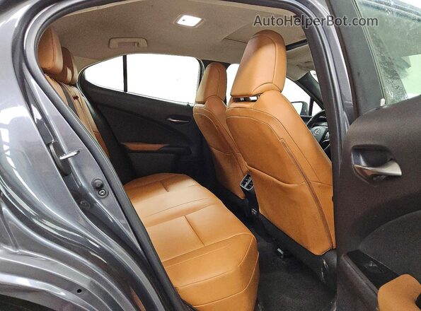 JTHX3JBH0N2049479 2022 LEXUS UX Charcoal Vista interior trasera