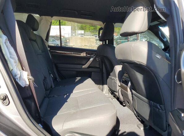 JTJAM7BX6P5373906 2023 LEXUS GX Gray Widok tylnych siedzeń