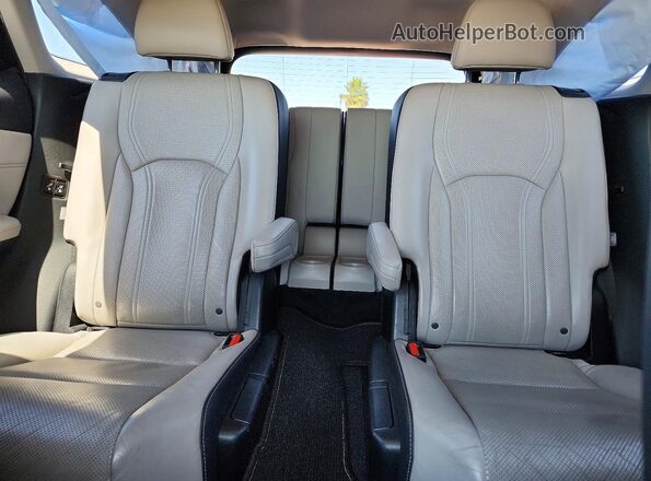 JTJDGKCA2J2005863 2018 LEXUS RX White Widok tylnych siedzeń