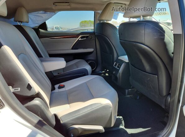 JTJDGKCA2J2005863 2018 LEXUS RX White Widok wnętrza z tyłu