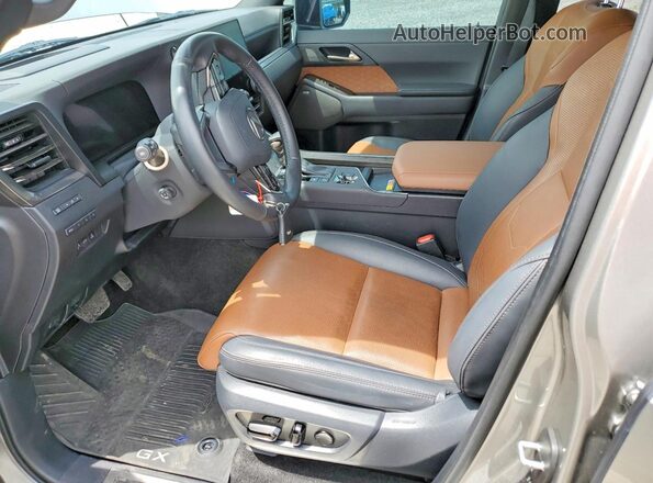 JTJVBCDX0R5018729 2024 LEXUS GX Серый Вид салона спереди