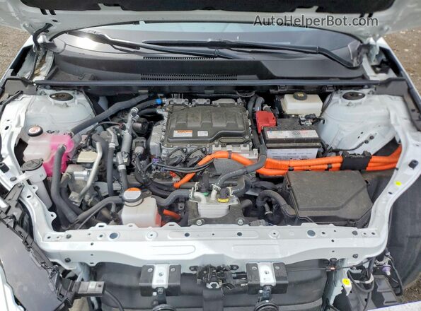 JTMABACA3RA075663 2024 TOYOTA BZ4X White Vista del compartimento del motor