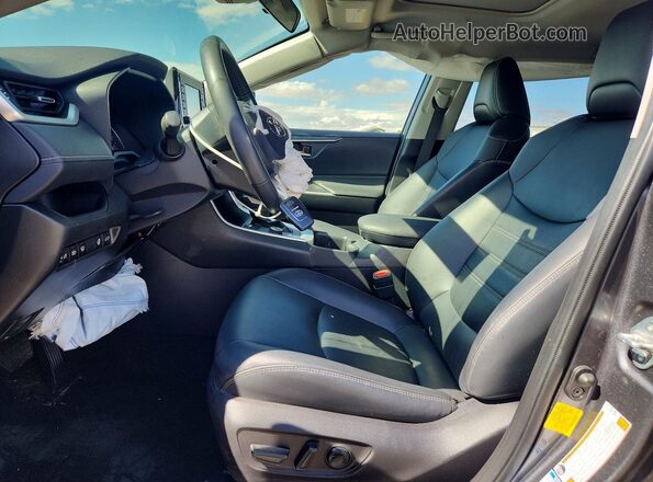 JTMB6RFV0ND066885 2022 TOYOTA RAV4 Серый Вид салона спереди