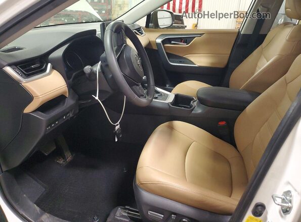 JTMB6RFV0ND529589 2022 TOYOTA RAV4 Белый Вид салона спереди