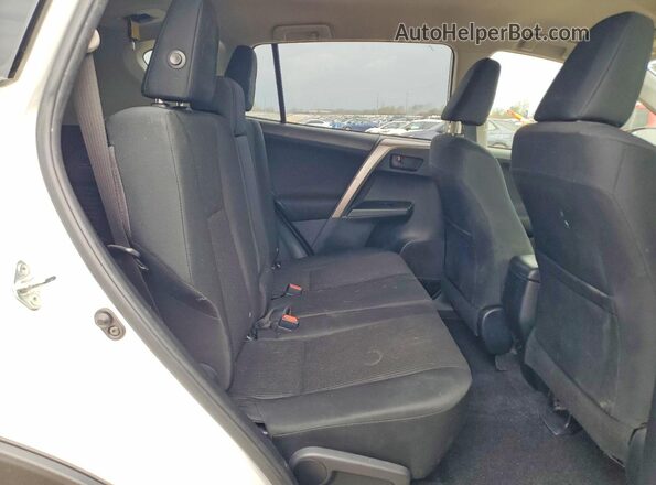 JTMBFREV2JJ226780 2018 TOYOTA RAV4 White Widok wnętrza z tyłu