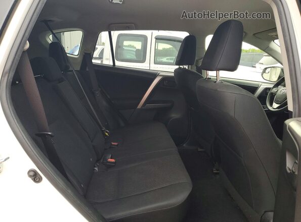 JTMBFREV3GJ056714 2016 TOYOTA RAV4 White Widok wnętrza z tyłu