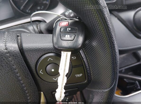 JTMBFREV7JJ186289 2018 TOYOTA LE White Вид панелі приладів
