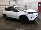 2018 Toyota Rav4 Le Белый vin: JTMBFREV9JJ255032