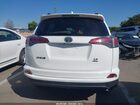 2018 Toyota Rav4 Le White vin: JTMBFREVXJJ719977