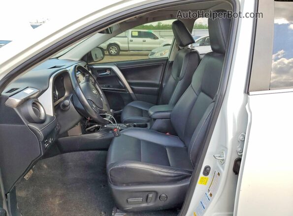 JTMDFREV0JJ193206 2018 TOYOTA RAV4 White Вид салону спереду