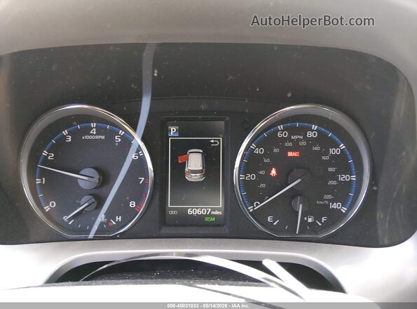 JTMDFREV9JJ185427 2018 TOYOTA RAV4 Синий Вид задних сидений