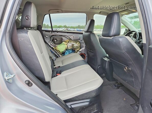 JTMDJREV9JD165269 2018 TOYOTA RAV4 Серебряный Вид задней части салона