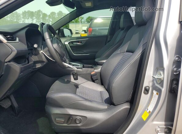 JTME6RFV7SD576708 2025 TOYOTA RAV4 Серый Вид салона спереди