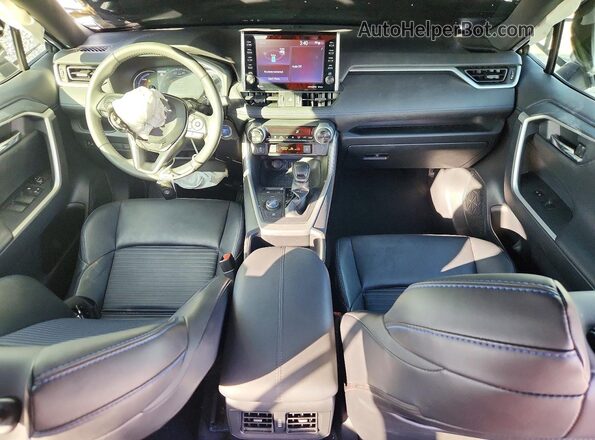 JTME6RFVXND531332 2022 TOYOTA RAV4 White Вид панелі приладів