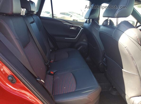 JTMEB3FV2RD202459 2024 TOYOTA RAV4 Red Vista de los asientos traseros