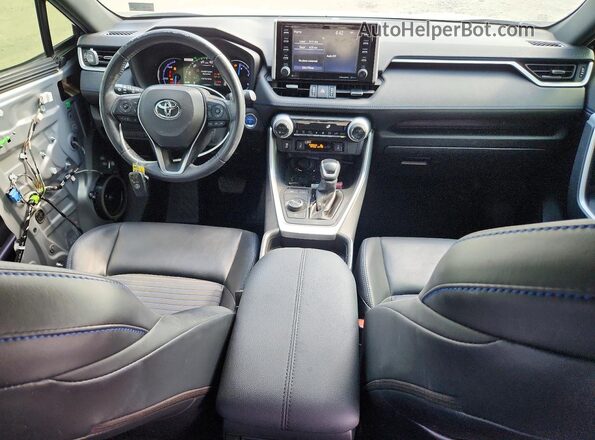 JTMEWRFV6KJ021038 2019 TOYOTA RAV4 Серебряный Вид панели приборов