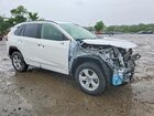 2021 Toyota Rav4 Le White vin: JTMLWRFV8MD128651