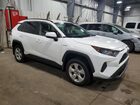 2019 Toyota Rav4 Le White vin: JTMMWRFV5KD015659