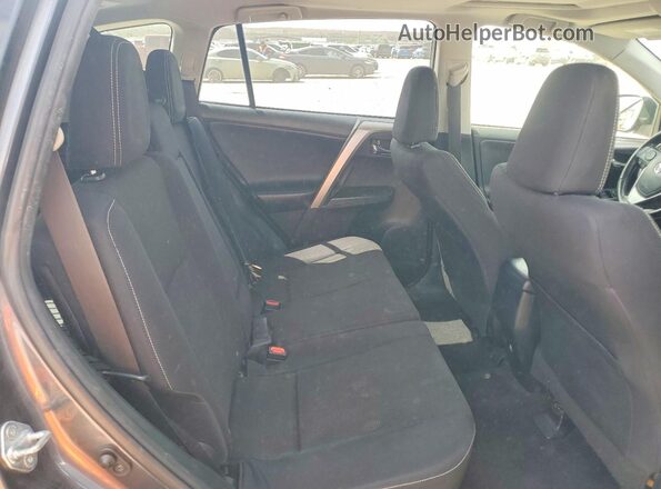 JTMRFREV0JD237077 2018 TOYOTA RAV4 Gray Widok wnętrza z tyłu
