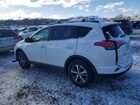 2018 Toyota Rav4 Xle White vin: JTMRFREV2JJ236420
