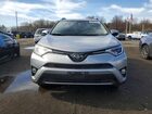 2018 Toyota Rav4 Xle Серебряный vin: JTMRFREV4JD247420