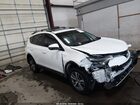 2018 Toyota Rav4 Xle White vin: JTMRFREV7JJ189806