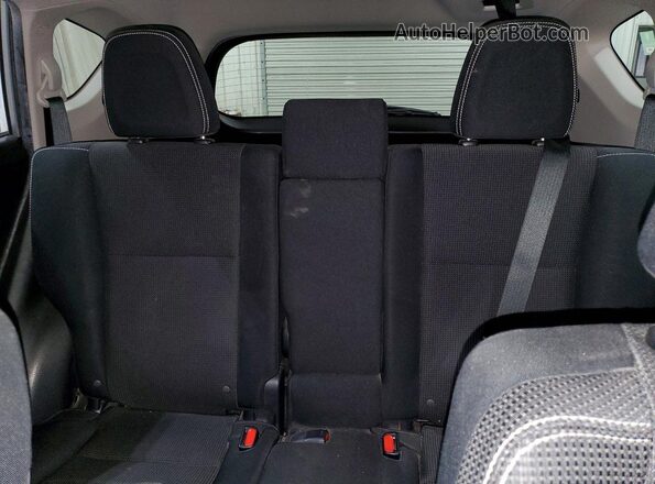 JTMRFREV7JJ255626 2018 TOYOTA RAV4 Серебряный Вид задних сидений