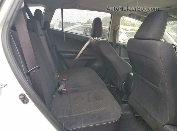 JTMRFREV8JJ244845 2018 TOYOTA RAV4 White Widok wnętrza z tyłu