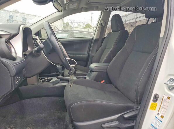 JTMRFREV8JJ244845 2018 TOYOTA RAV4 White Widok wnętrza z przodu