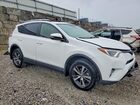 2018 Toyota Rav4 Xle White vin: JTMRFREV8JJ244845