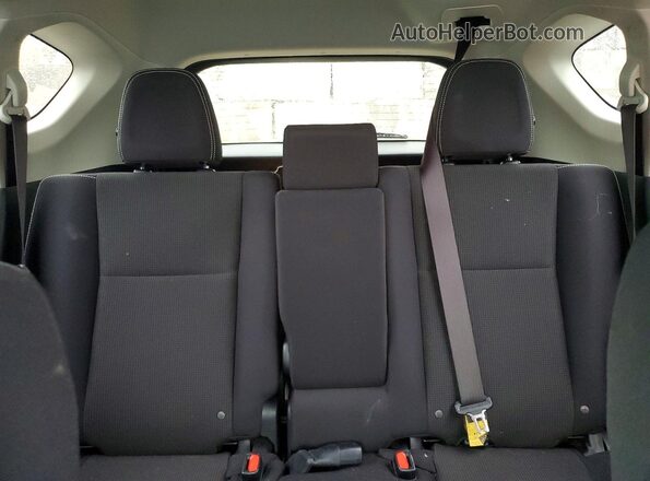 JTMRFREV8JJ244845 2018 TOYOTA RAV4 White Widok tylnych siedzeń
