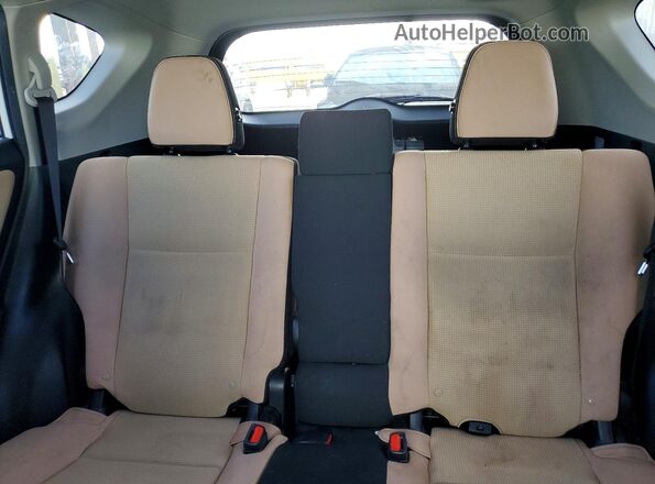 JTMRFREV9GJ068820 2016 TOYOTA RAV4 Белый Вид задних сидений