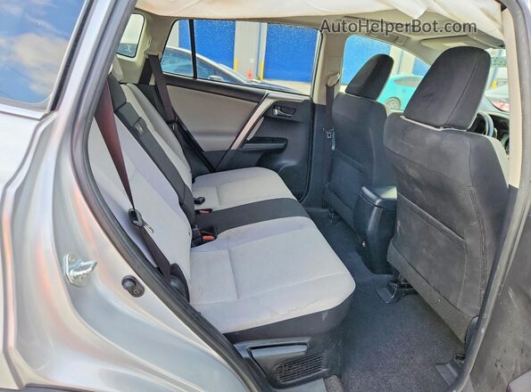 JTMRJREV8GD015832 2016 TOYOTA RAV4 Серебряный Вид задней части салона