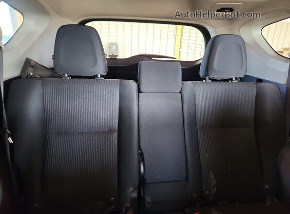JTMZFREV5JJ211205 2018 TOYOTA RAV4 White Հետևի նստատեղերի տեսք