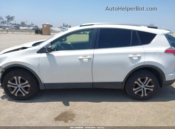 JTMZFREV9HJ711040 2017 TOYOTA LE Белый 