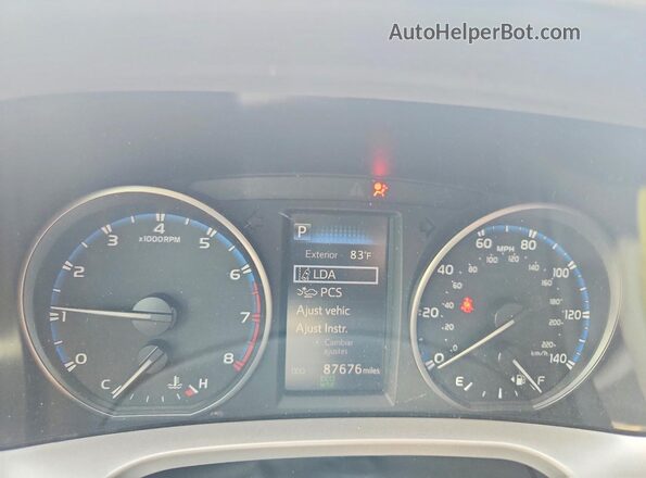 JTMZFREV9JJ158492 2018 TOYOTA RAV4 Серебряный Вид щитка приборов