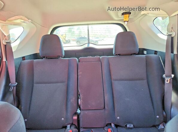 JTMZFREVXHJ113684 2017 TOYOTA RAV4 Red Вид задніх сидінь