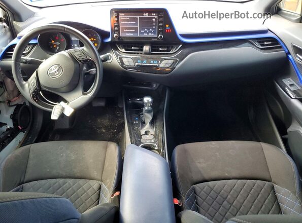 JTNKHMBX5M1111013 2021 TOYOTA C-HR White წინა პანელის ხედი