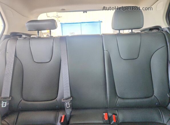 KL4AMDSLXTB102576 2026 BUICK ENCORE Silver Widok tylnych siedzeń