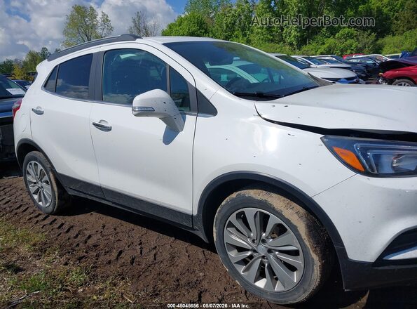 KL4CJASB0HB008592 2017 BUICK ENCORE White Widok wnętrza z tyłu