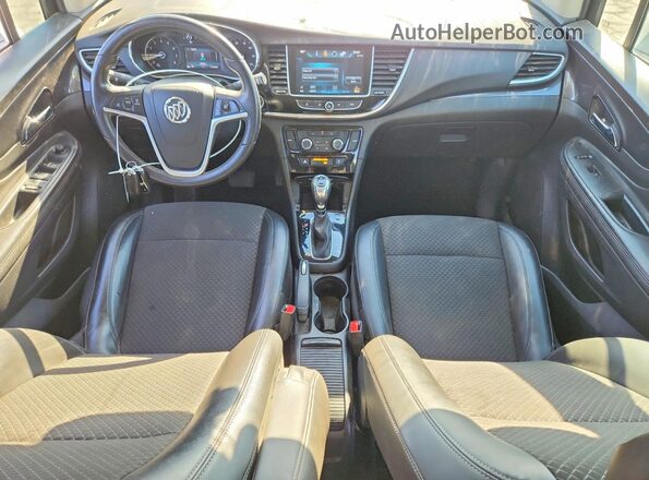 KL4CJASB2MB300402 2021 BUICK ENCORE Серебряный Вид панели приборов