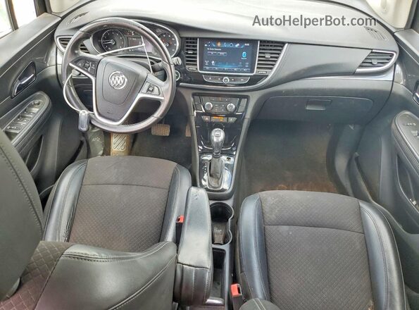 KL4CJASB7JB552688 2018 BUICK ENCORE Silver Vista del salpicadero