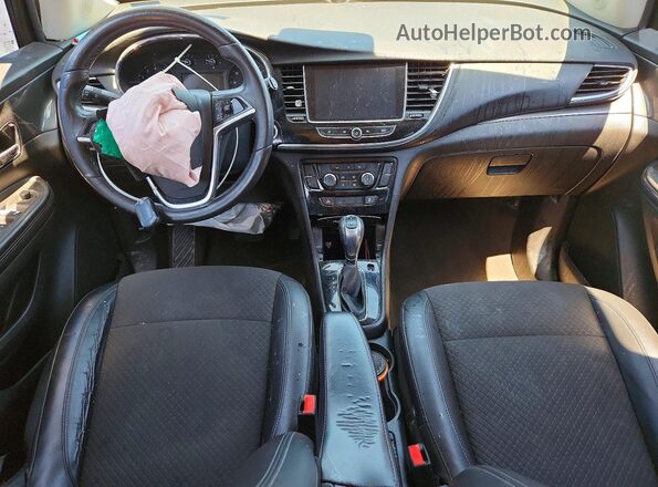 KL4CJASB8JB537505 2018 BUICK ENCORE Бордовый Вид панели приборов