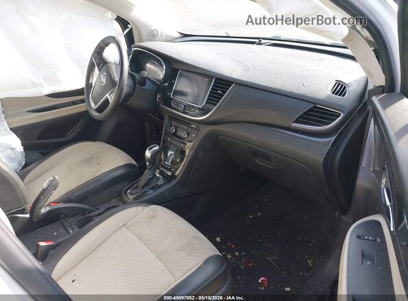 KL4CJASB9JB520566 2018 BUICK ENCORE White Вид салону спереду