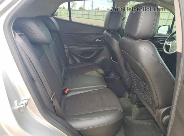 KL4CJASBXHB260897 2017 BUICK ENCORE Серебряный Вид задней части салона