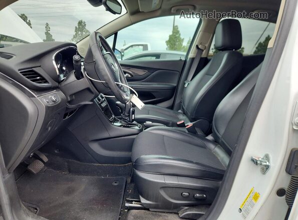 KL4CJASM2NB554985 2022 BUICK ENCORE Белый Вид салона спереди