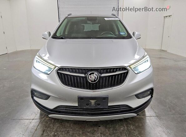KL4CJCSBXJB524993 2018 BUICK ENCORE Silver Widok z przodu