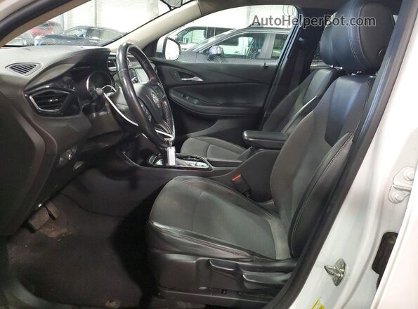 KL4MMBS26MB174384 2021 BUICK ENCORE White Vista interior delantera