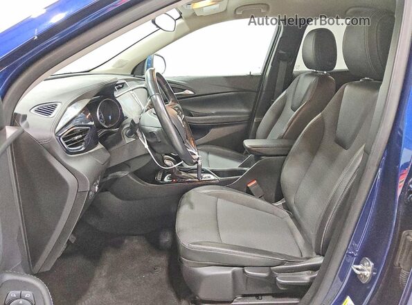 KL4MMBS28PB105409 2023 BUICK ENCORE Синий Вид салона спереди