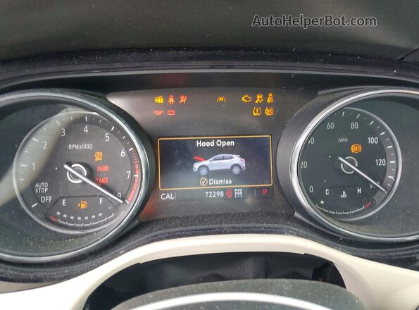 KL4MMCSL7NB015955 2022 BUICK ENCORE Maroon Vista del cuadro de instrumentos